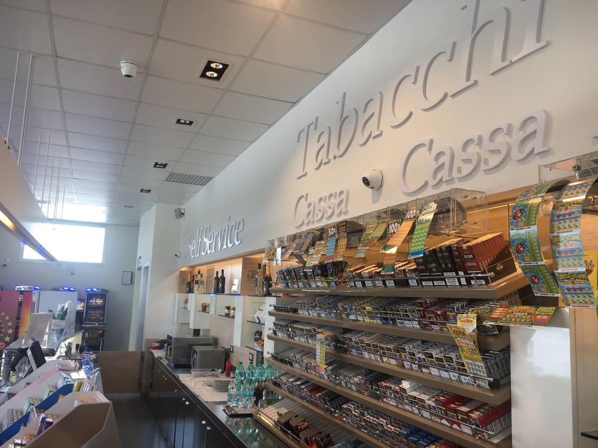 ラ ソスタ モーテル バール タヴォーラ カルダ マテーラ エクステリア 写真
